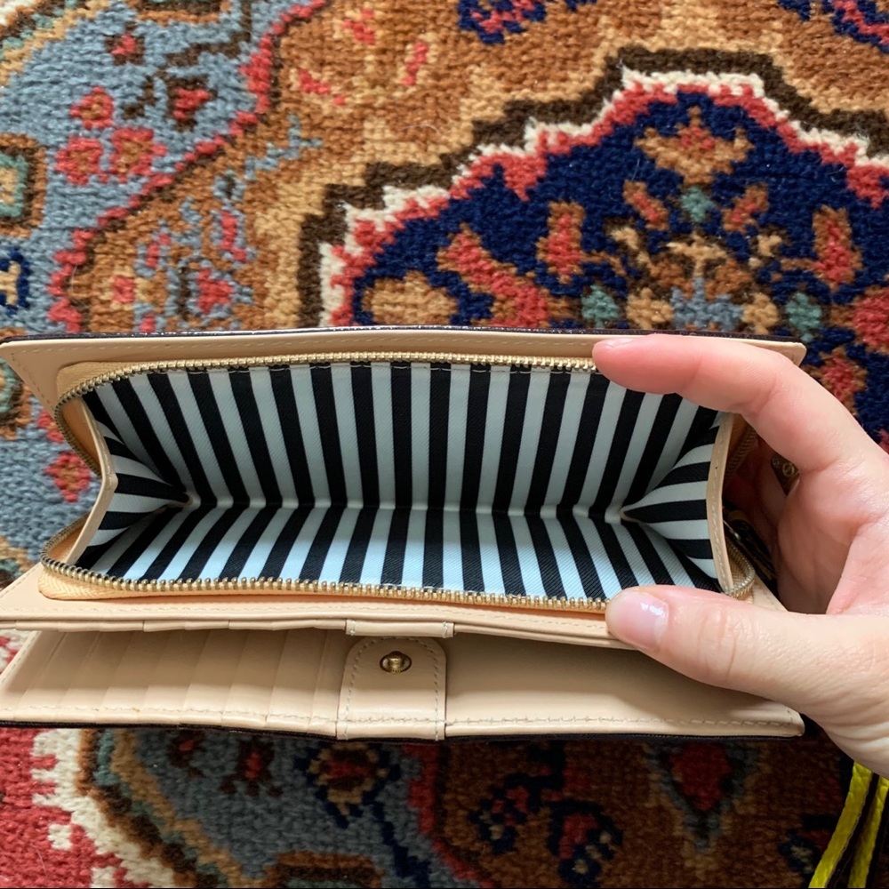 Kate Spade wallet - Picture 4 of 5